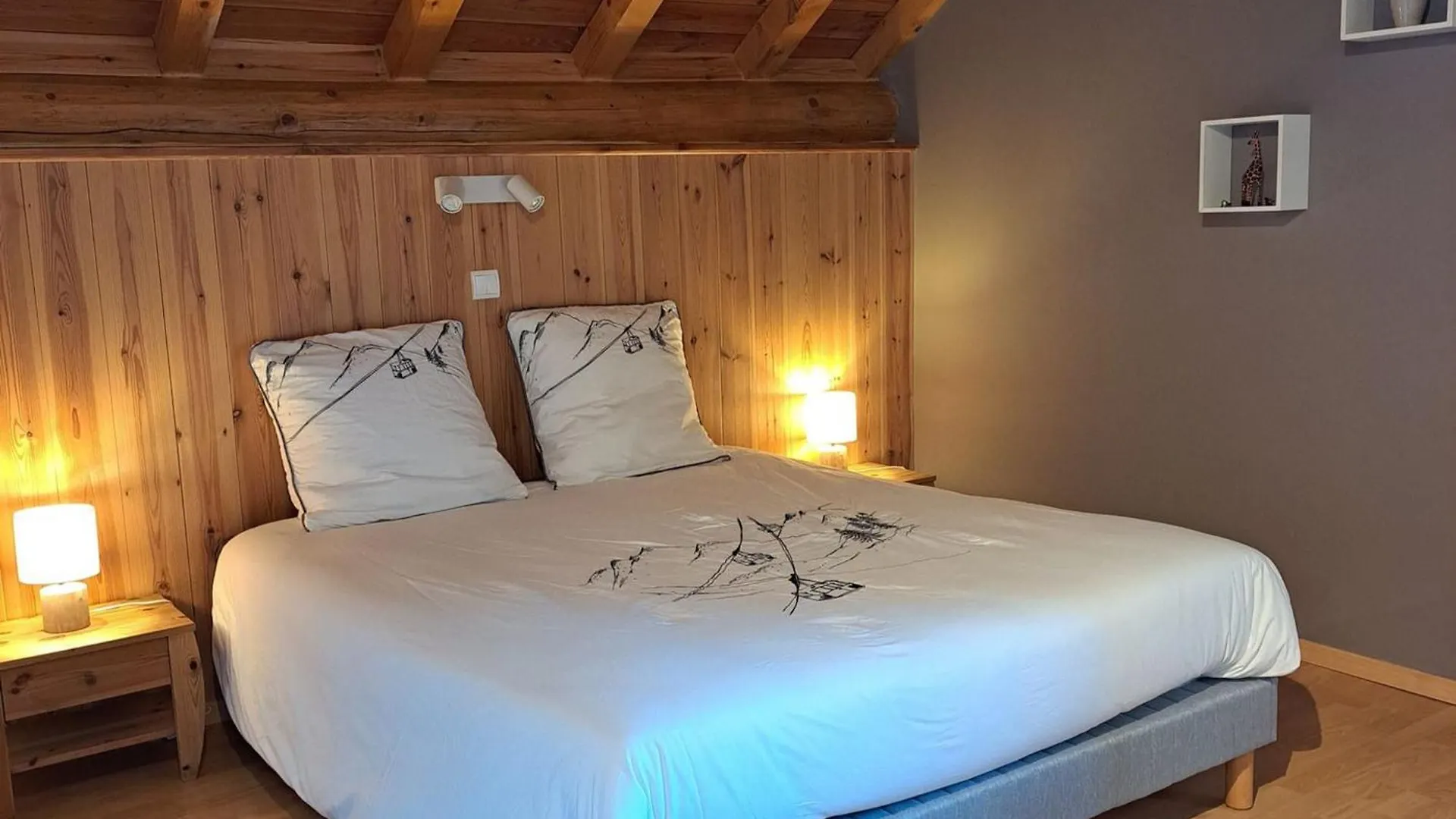 Chalet 4* 8 Pers, Animaux Admis, Wifi, Parking A Valloire - Fr-1-263-542
